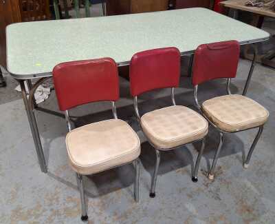 RETRO DINING