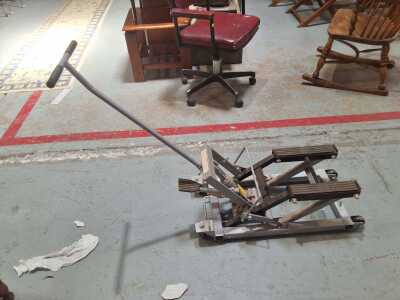 MOTORCYCLE LIFT