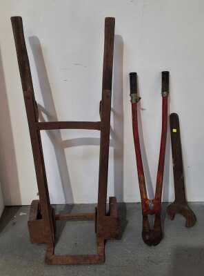 RUSTIC LOT