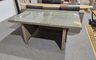 OUTDOOR TABLE
