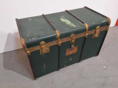 SHIPPING TRUNK