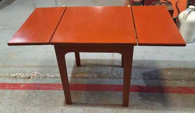 DROPSIDE TABLE