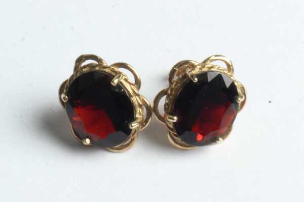 GARNET EARRINGS
