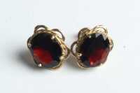 GARNET EARRINGS