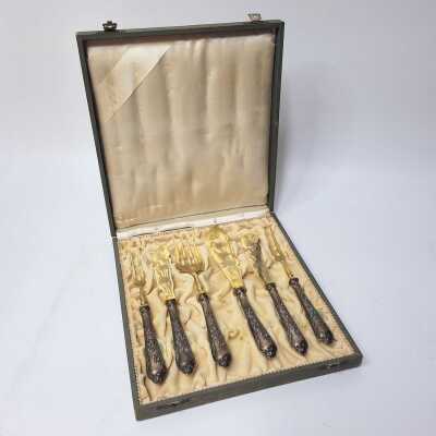 SERVING SET