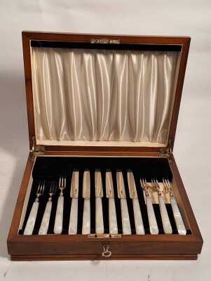 SILVER FRUIT CUTLERY