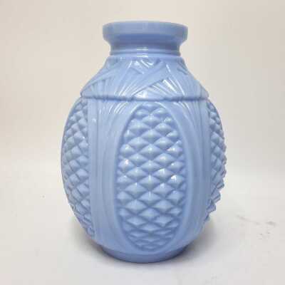 GLASS VASE