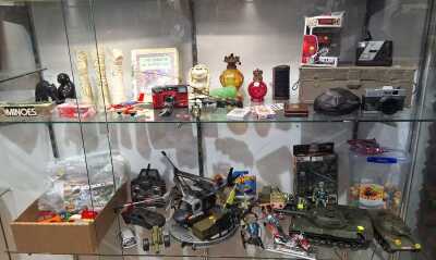 TOYS & DECOR