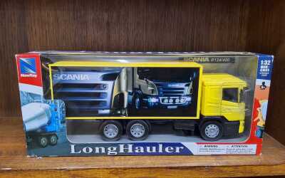 MODEL TRUCK