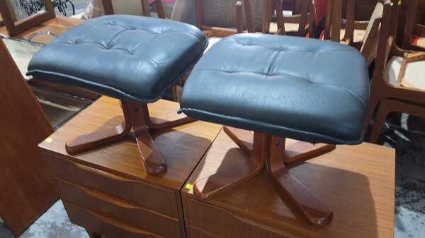 FOOT STOOLS