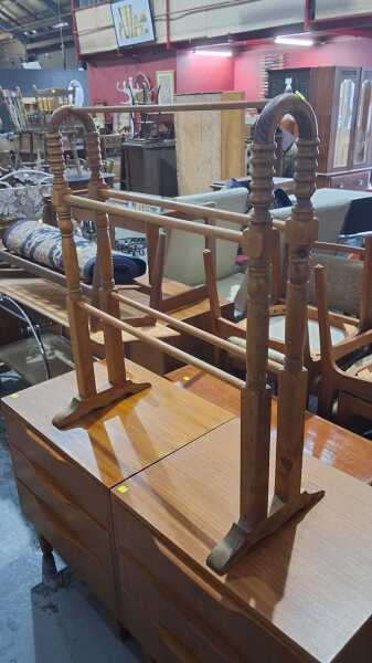 TOWEL RAIL