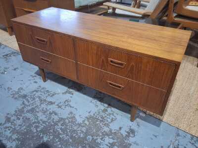 CHEST OF DRAWERS
