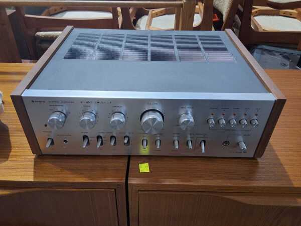 STEREO AMPLIFIER