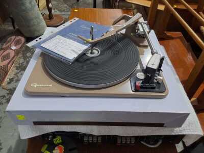TURNTABLE