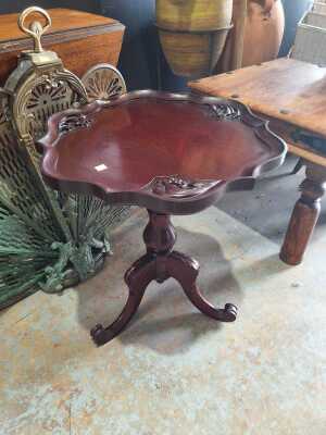 WINE TABLE