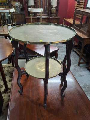 TRAY TABLE