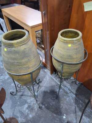 URN AND STAND