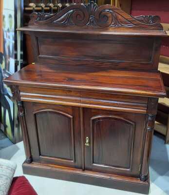 CHIFFONIER