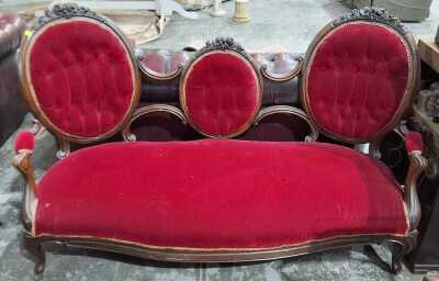 VICTORIAN SETTEE