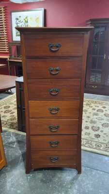 CHEST OF DRAWERS