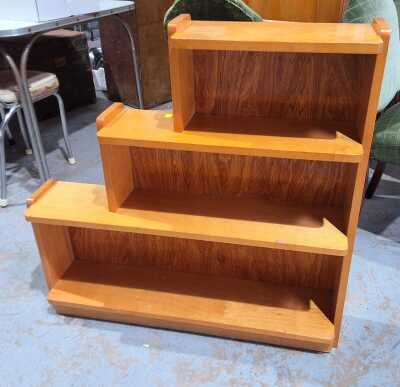 STEPPED BOOKSHELF