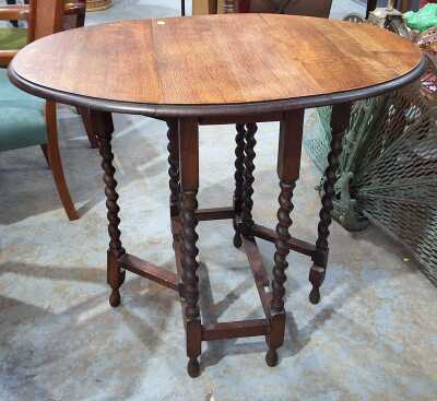 OCCASIONAL TABLE