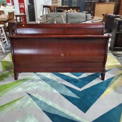 SLEIGH BED