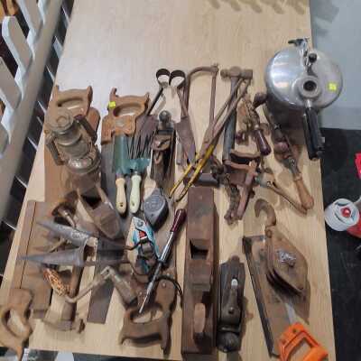 TOOL LOT