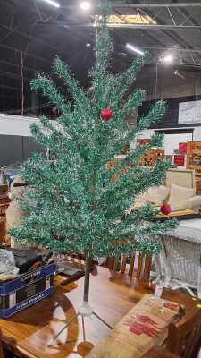 CHRISTMAS TREE