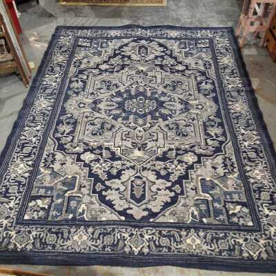 FLOOR RUG