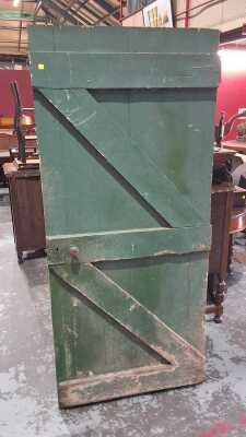 DUNNY DOOR