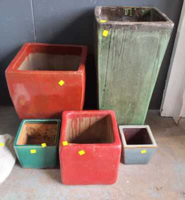 PLANT POTS