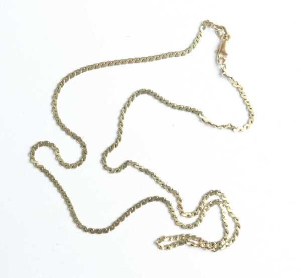 GOLD NECKLACE