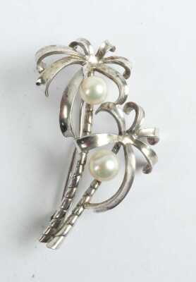 MIKIMOTO BROOCH