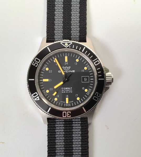 WRIST WATCH