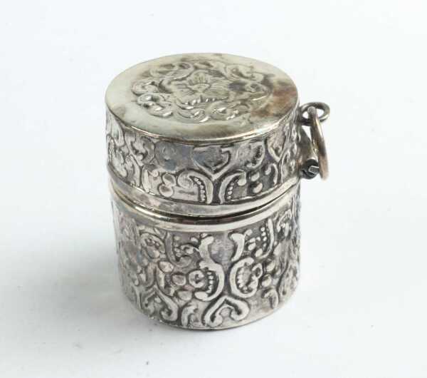 SILVER THIMBLE CASE