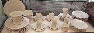 DINNER SERVICE