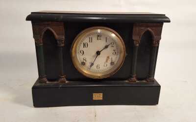 MANTEL CLOCK
