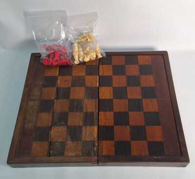 CHESS SET