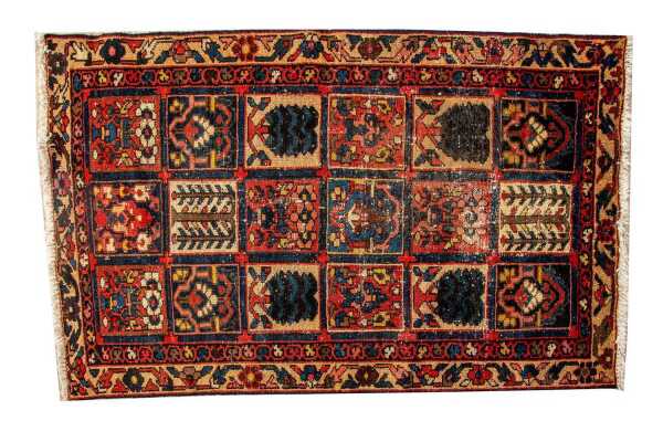 BAKHTIARI ANTIQUE RUG