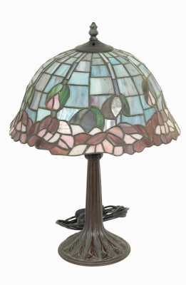 TIFFANY STYLE TABLE LAMP