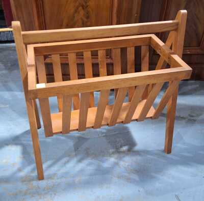 MAGAZINE RACK