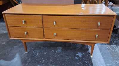 LOWLINE DRESSER