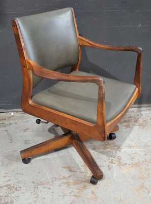 OFFICE CHAIR