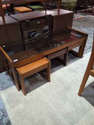 NEST OF TABLES