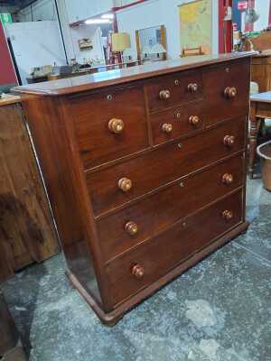 CHEST OF DRAWERS