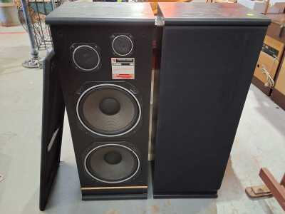 FLOOR SPEAKERS
