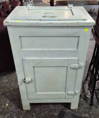 ICE CHEST