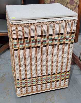 LAUNDRY HAMPER