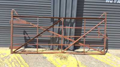 PADDOCK GATE